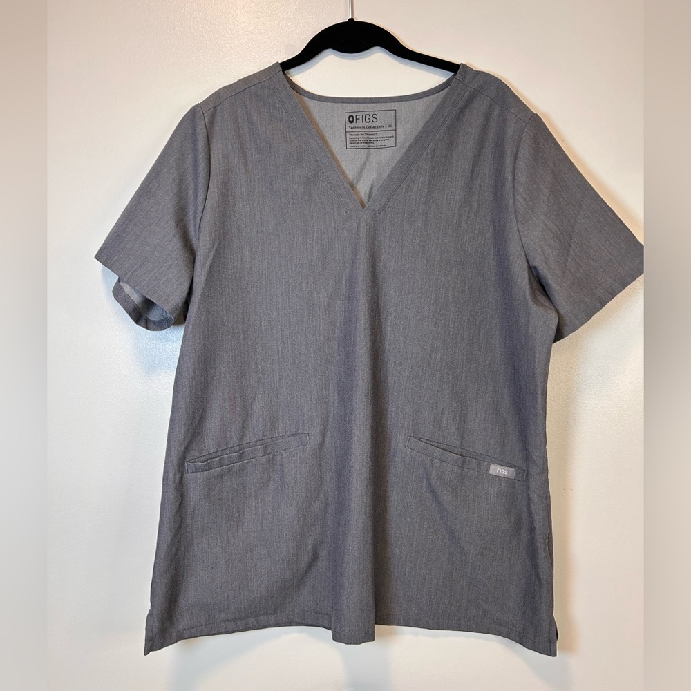 FIGS Casma Three‎ Pocket Scrub Top Graphite Color V-Neck Classic Fit Women’s XL